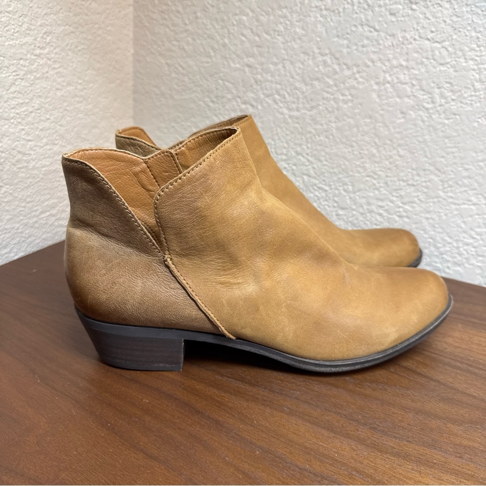 Lucky‎ Brand Banterr Ankle Booties Brown Soft Leather 1.5" Heel Zip 9.5 M Notch